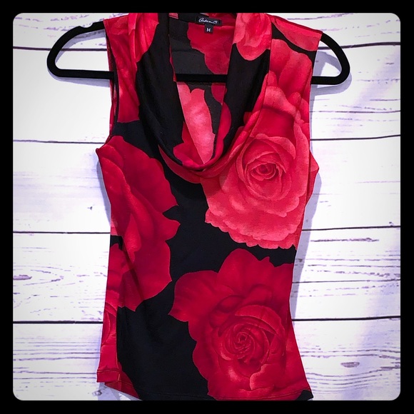 Tops - 😮💥Red and black flower sleeveless Blouse